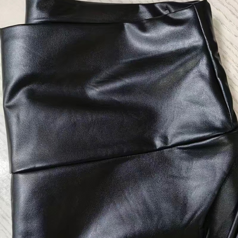 BLACK FAUX LEATHER LEGGINGS SIZE SMALL. BNWT!! - Picture 8 of 8